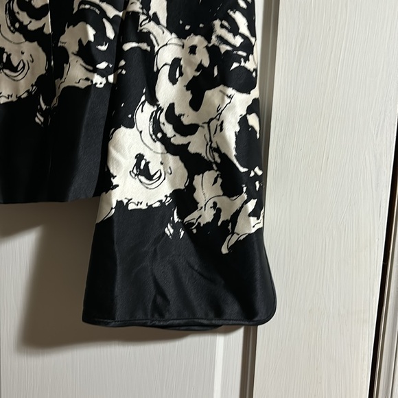 Used - Picture 3 of 7